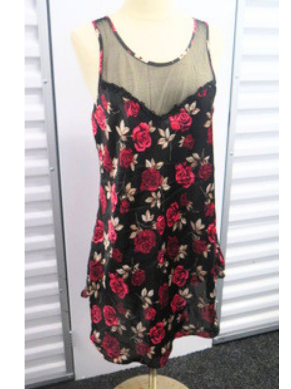 Gilligan O'Malley Floral Nightgown Robe Set Medium Black Red Rose Sleepwear